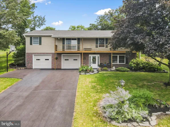 37 Warwick Dr, Chambersburg, PA 17201