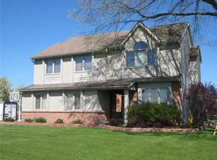 867 Fawn Cir, Perrysburg, OH 43551