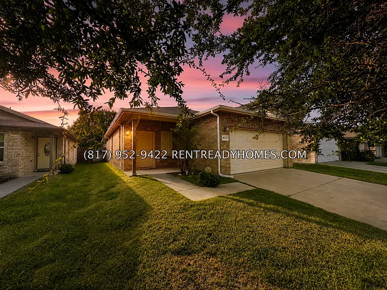8820 Moon Rise Ct — Photo 1