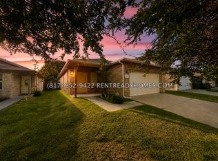 8820 Moon Rise Ct, Fort Worth, TX 76244