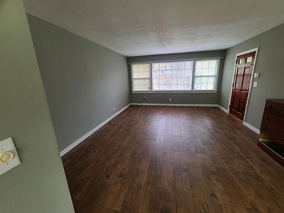 4th image of 4304 Palmer Ave