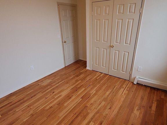 4th image of 1368 Sheridan Ave #3B