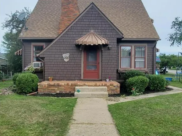 201 Lincoln Ave W, Karlstad, MN 56732
