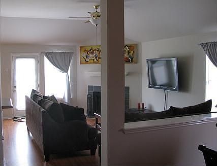 open floor plan with lots of natural light