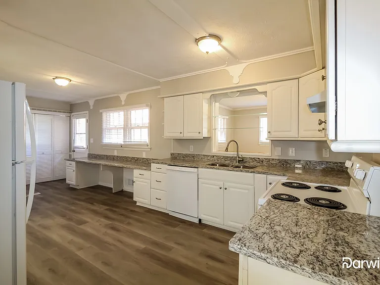 1634 Rhonda Ln — Photo 4
