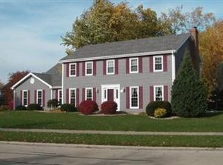 1045 Augustana Dr, Naperville, IL 60565