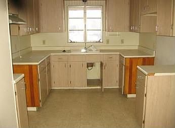 4th image of 210 Antrim Dr
