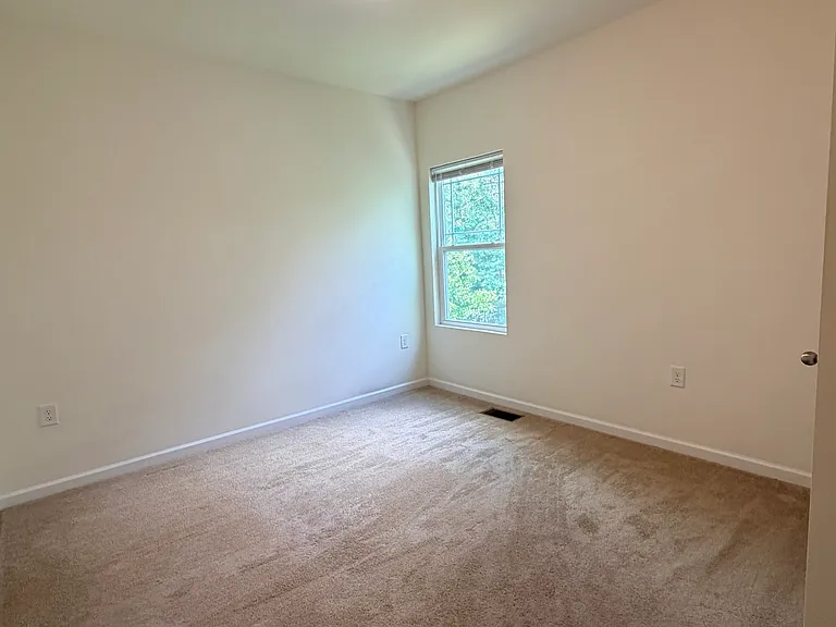 1113 Epiphany Rd — Photo 23