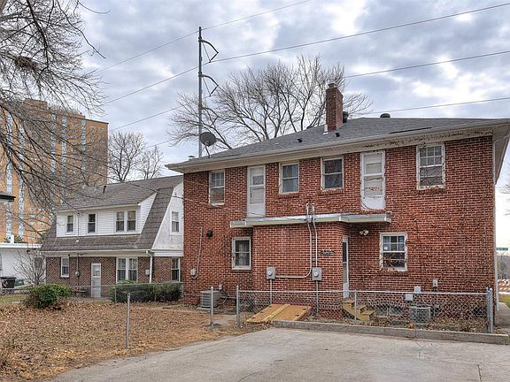 2nd image of 5210 Leavenworth St