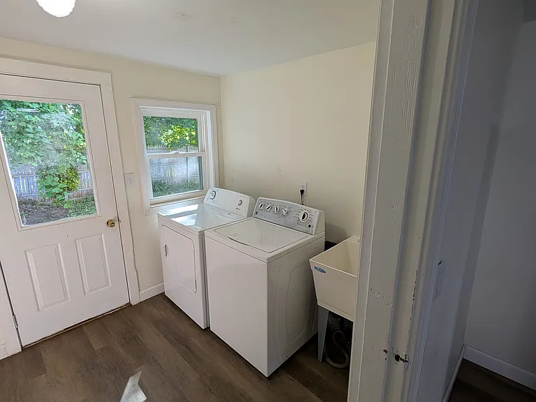 31-33 Glen St #31 — Photo 7