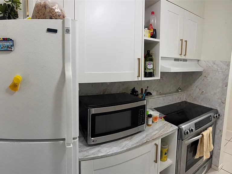 5540 10th Ave — Photo 3