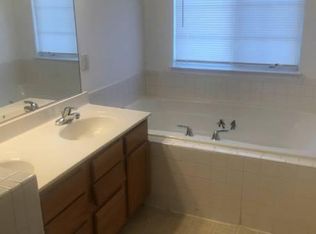 8274 Humphrey Ln, Manassas, VA 20109