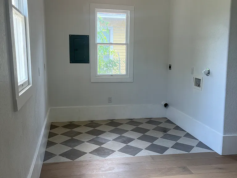 1305 S Saint Marys St #3 — Photo 3