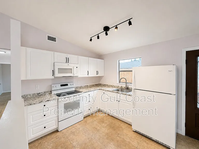 4222 Olive Ave — Photo 3