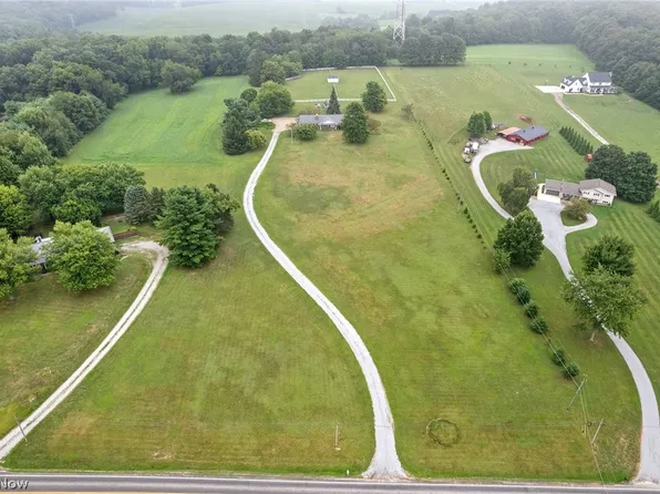 2644 Mount Eaton Rd S, Dalton, OH 44618