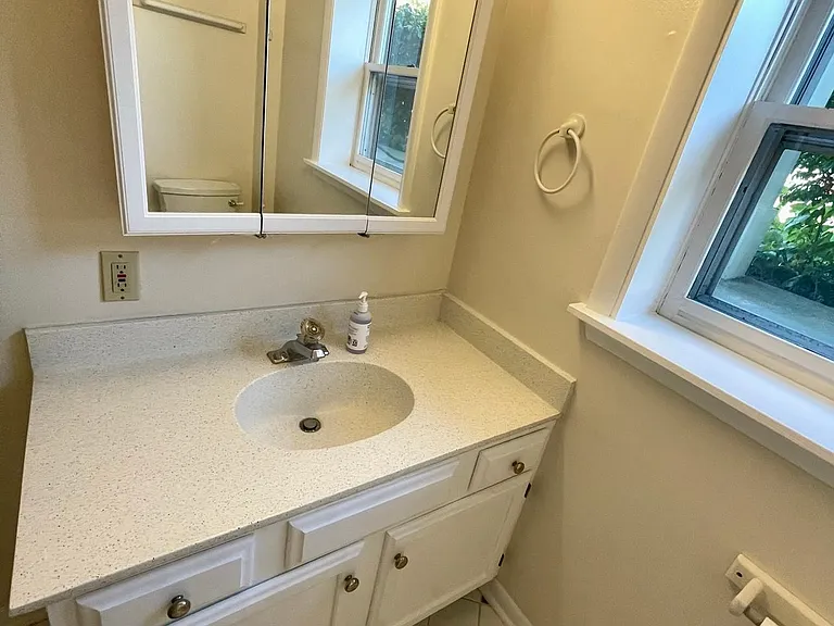 2426 Highland Cir — Photo 11