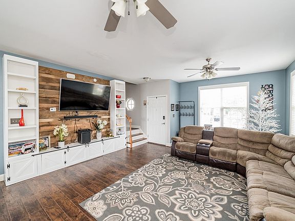 3rd image of 71 Logan Ln