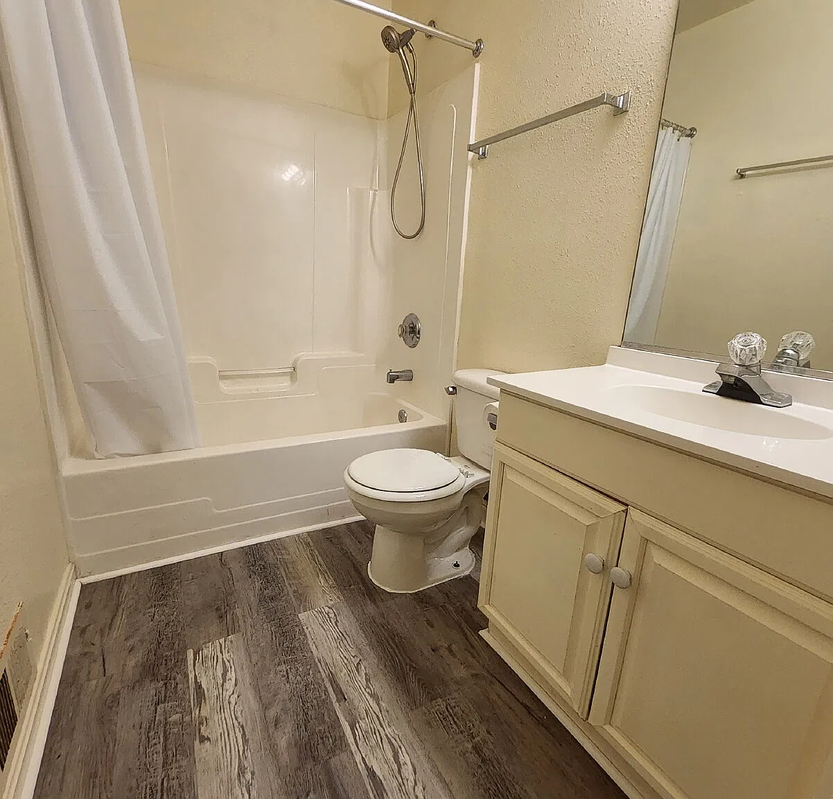 3 bed, 2.0 bath, $1,985 — Photo 3