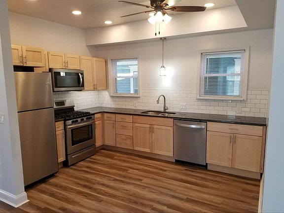 2nd image of 190 Baynes St Floor 2