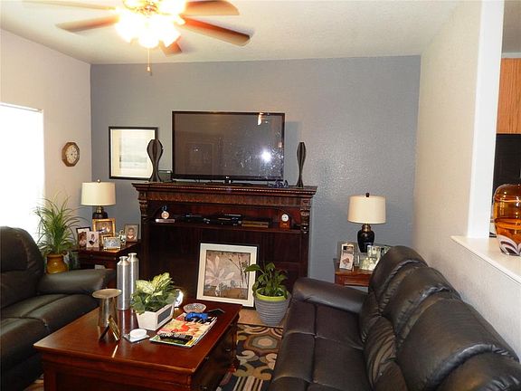 4th image of 785 E Lucas Dr
