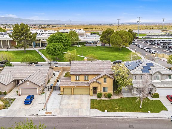 4th image of 44663 Ruthron Ave