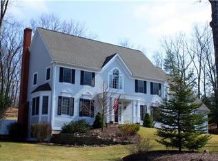 19 Black Oak Dr, West Granby, CT 06090