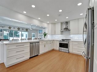 1242 Hollywood Blvd, Hollywood, FL 33019