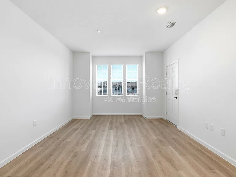 Venture Apartments — Photo 148