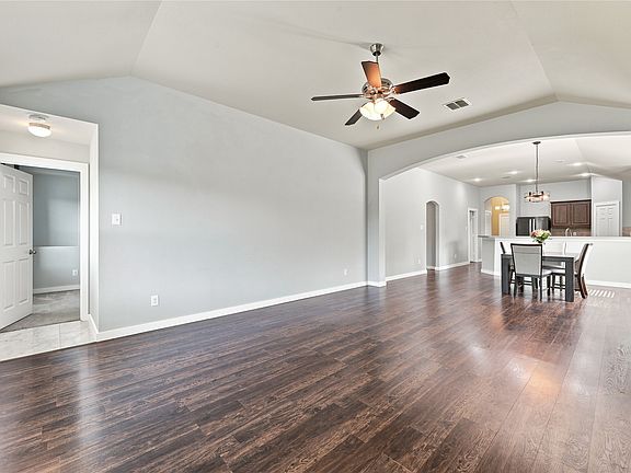 3rd image of 1558 Nottingham Dr