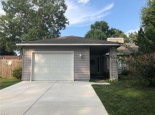 4460 Smokey Lake Dr, Virginia Beach, VA 23462