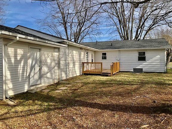 4th image of 1509 Scott Dr