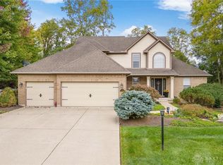 209 Crown Point Dr, Centerville, OH