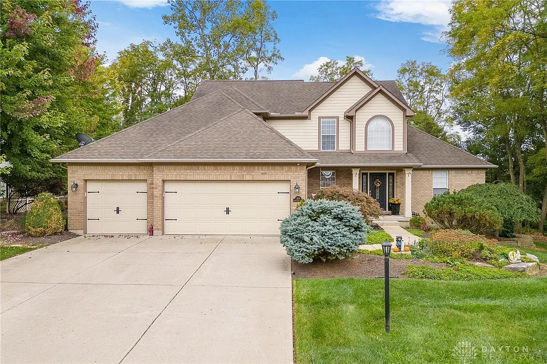 209 Crown Point Dr photo 1