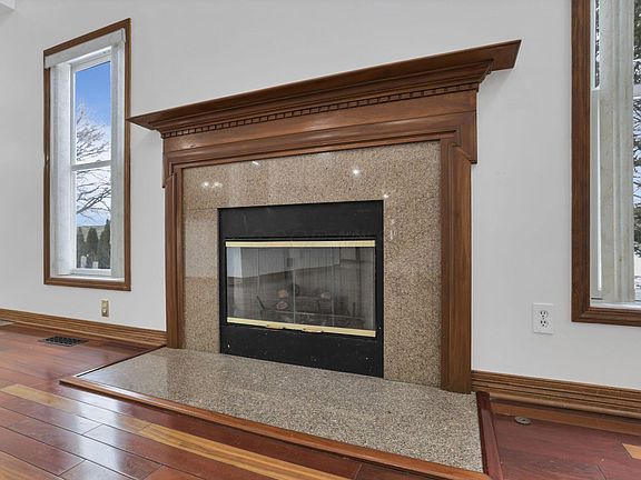 3rd image of 1589 Summersweet Cir