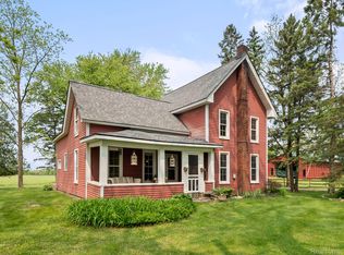 2285 Gardner Rd, Oxford, MI 48371