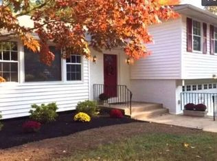 14 Betsy Ln, Ambler, PA 19002