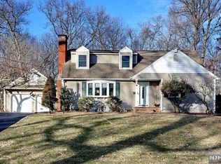 82 Dogwood Ter, Ramsey, NJ 07446