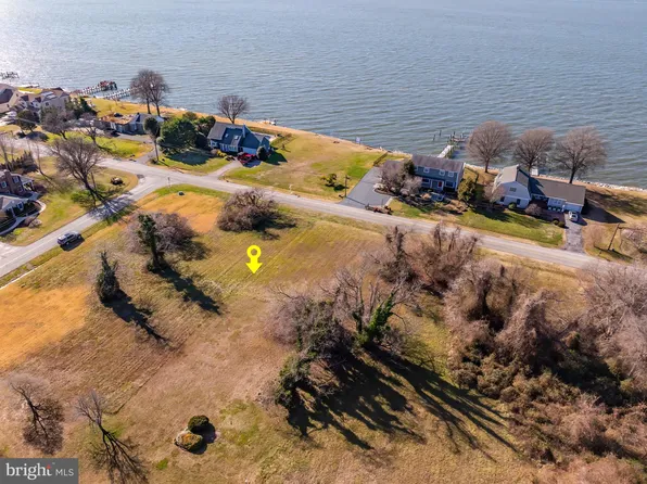 325 Queen Anne Club Dr, Stevensville, MD 21666