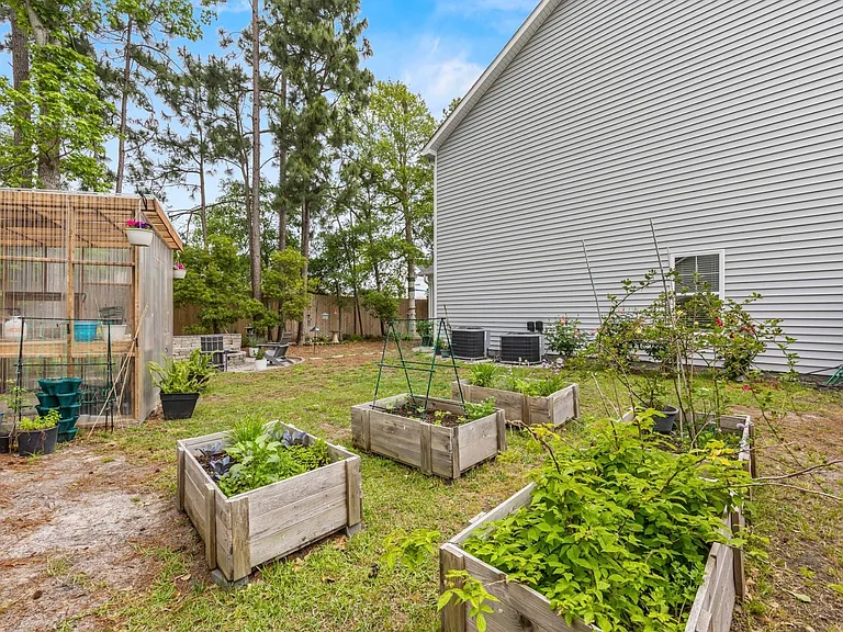 247 Shellbank Dr — Photo 30