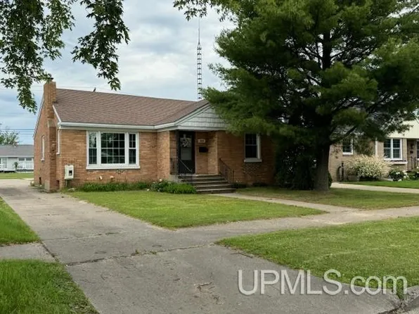 818 S 19th St, Escanaba, MI 49829