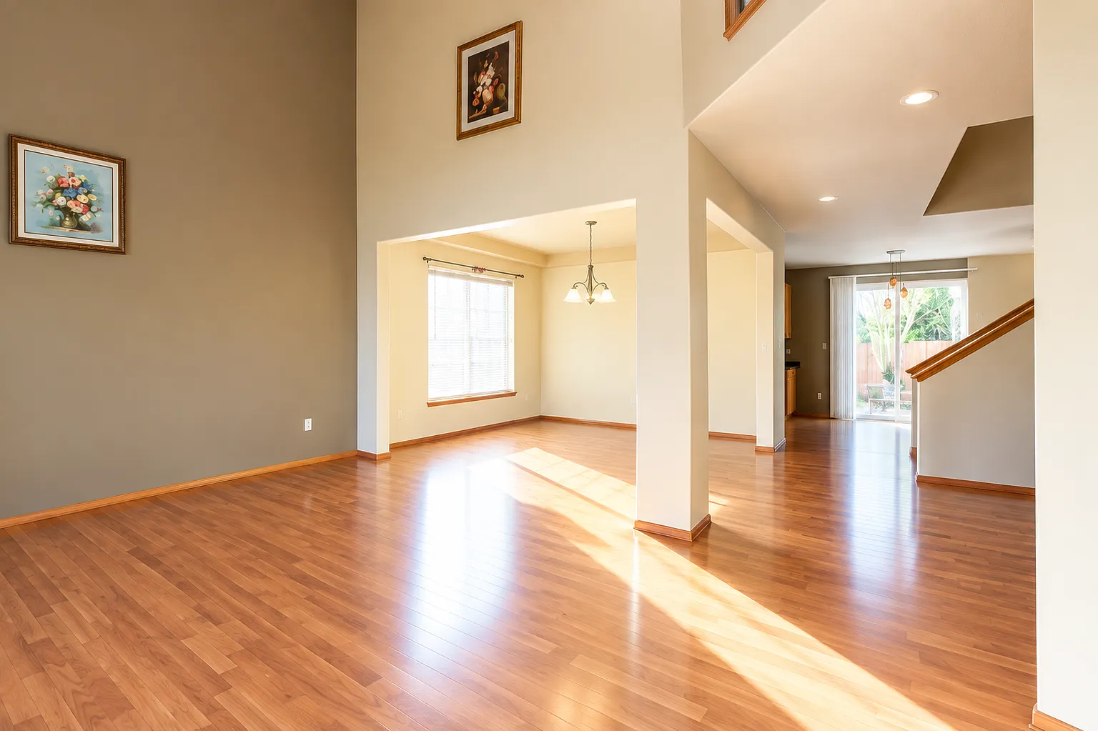 4 bed, 2.5 bath, 2438 sqft, $3,200 — Photo 2