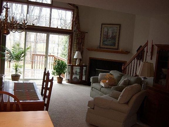 5th image of 3025 River Birch Dr E