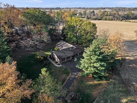 3rd image of 1801 S Lakewood Cir
