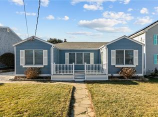 98 Foxboro Ave, Portsmouth, RI 02871