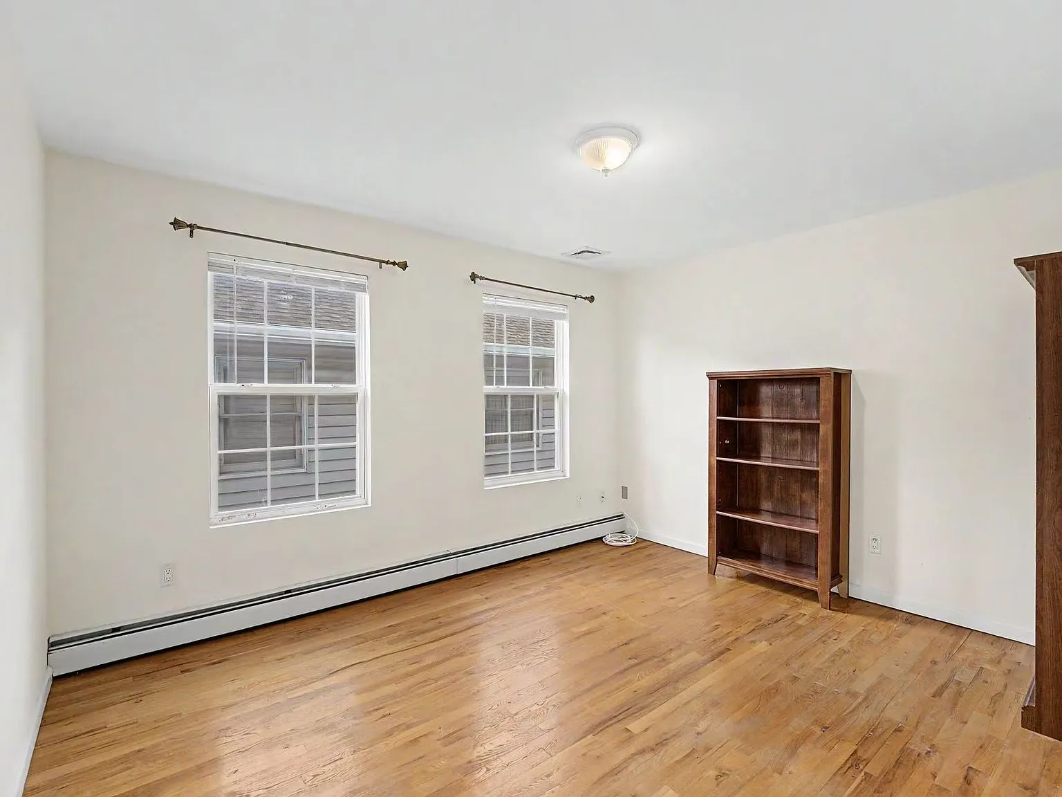 Cedar Pl, Floral Park — Photo 4