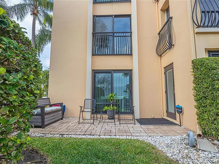 845 S Gulfview Blvd #101 — Photo 2