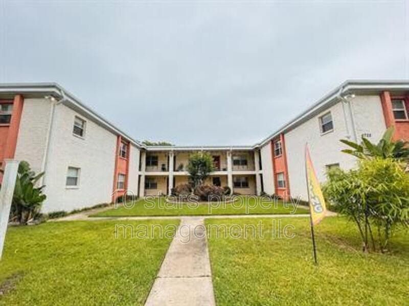 1st image of 4729 39th Ave N APT 207