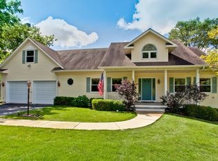 905 Pleasant St, Fox River Grove, IL 60021