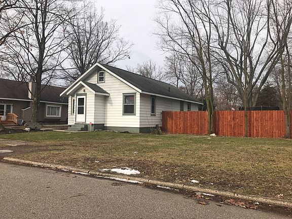 3rd image of 1539 Huron St