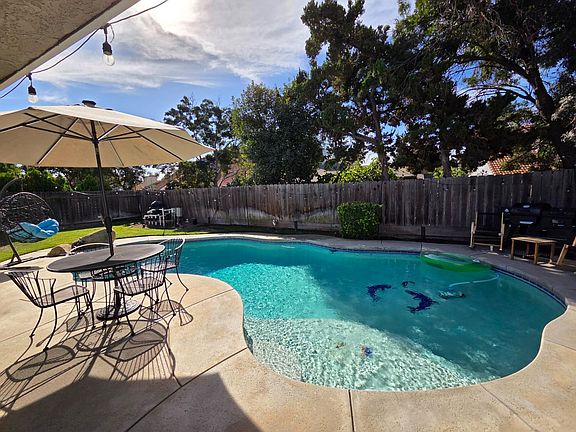 2nd image of 2103 E Fallbrook Ave